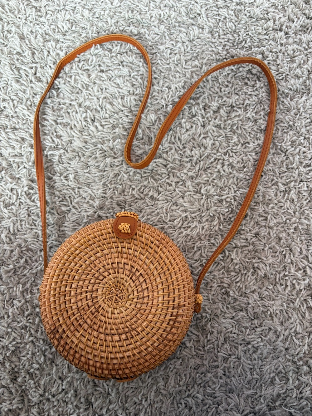Round Woven Crossbody Bag in Tan